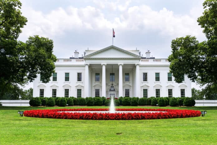 anti-trump-comedian-chosen-to-host-white-house-dinner_edb47130-c2c3-4fe7-bb99-78a884163d96