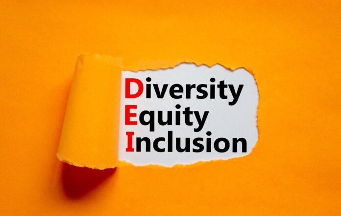 americans-split-on-future-of-workplace-diversity-programs_9b840d27-04ec-4427-9d28-852d5ba7691e