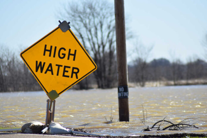 Dyersburg,,Tennessee/united,States-,March,12,,2012:,Mississippi,Flood,Water,Invade