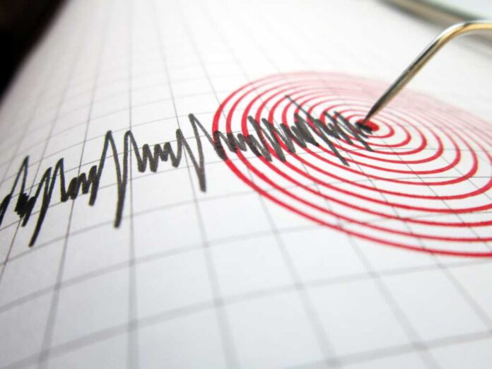 Seismograph,And,Earthquake.,A,Seismograph,That,Records,The,Seismic,Activity